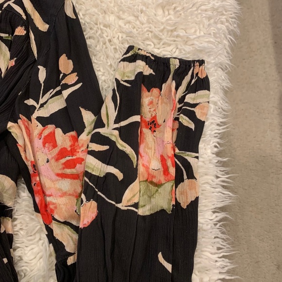 Billabong floral bell sleeve blouse - Picture 5 of 5